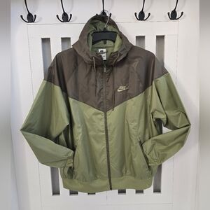 Brand New Nike Jacket NSW Sportswear Windrunner Olive Green Men's Size Medium